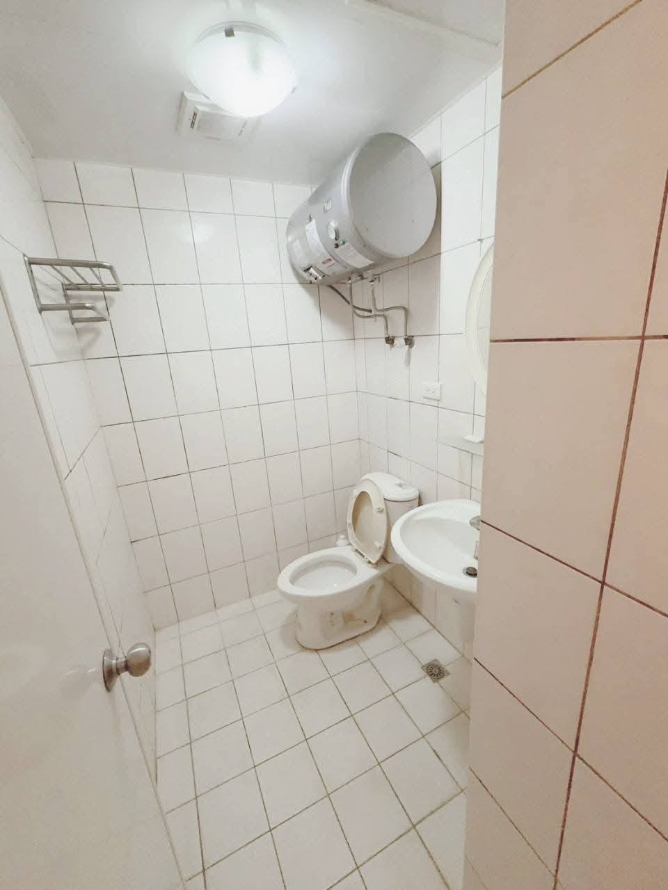 淡江大學 大富翁 C339 兩張單人加大床 /陽台/洗衣機/9月1日起租(僅剩最後一間) - 5