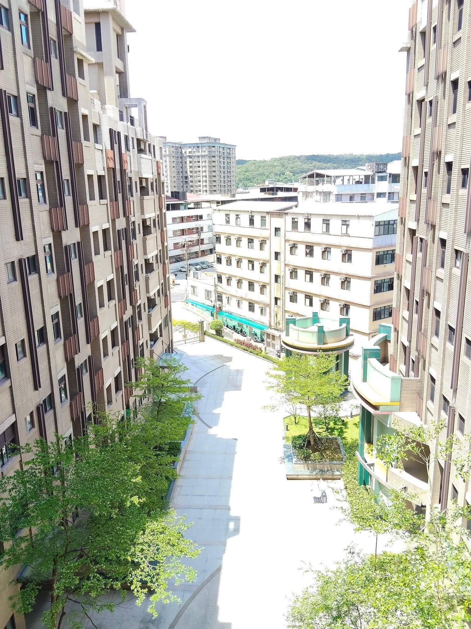 淡江大學 大富翁 C339 兩張單人加大床 /陽台/洗衣機/9月1日起租(僅剩最後一間) - 7